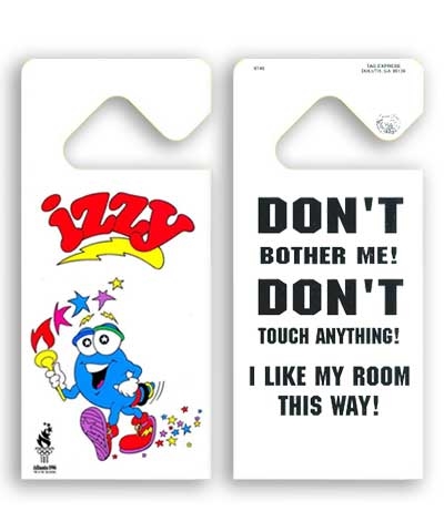 Izzy Door Hanger